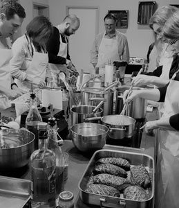 The promio.net team cooks together at the Christmas party 2017